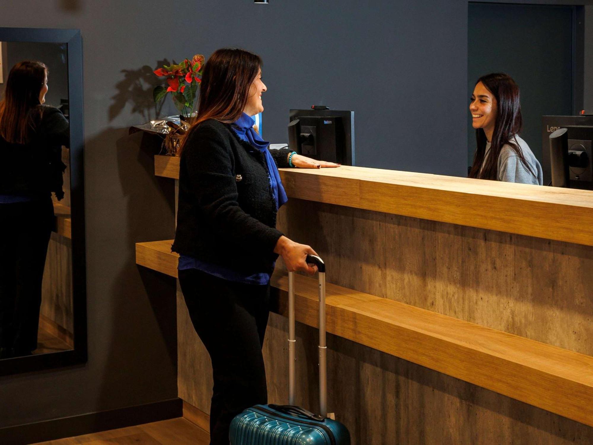 Ibis Budget Logrono Centro Экстерьер фото